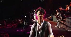 Goodnight & Goodbye (LIVE with Lyrics) - Jonas Brothers- 3D Concert
