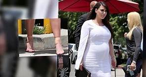 Pregnant Kim Kardashian Squeezes Her Swollen Feet Into Stilettos