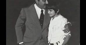 Renzo Montagnani con il figlio Daniele Montagnani nel 1976 a Firenze .