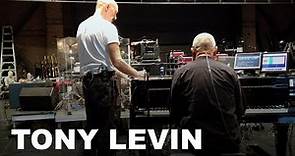 Tony Levin - Peter Gabriel showing Tony and the band "Playing For Time" for the first time.