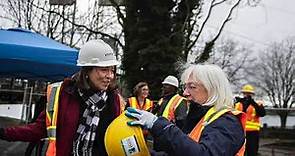 Sen. Patty Murray visits the Interstate 5 Bridge in Vancouver
