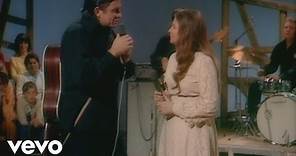 Johnny Cash, June Carter Cash - Help Me Make It Through the Night (Live in Denmark)