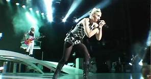 No Doubt - "Just A Girl" (Live)
