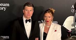 Colin Jost seemed lost in thought while posing on the red carpet Thursday night at the 2023 American Museum of Natural History Gala in New York City with his wife, Scarlett Johansson. Head to the link in our bio for details.