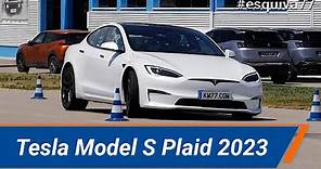 Tesla Model S Plaid 2023 - Maniobra de esquiva (moose test) y eslalon | km77.com