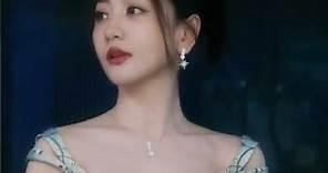 楊蓉,魅力四射的美麗女明星