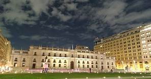 El Palacio De La Moneda de Noche.