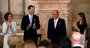 Spagna, Juan Carlos firma la legge che apre alla successione di Felipe