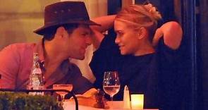 09 Oct 2009 - Ashley Olsen and her boyfriend Justin Bartha dining in Paris