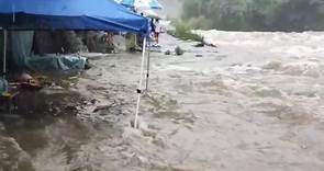 影／颱風天仍到大豹溪畔烤肉 山洪暴發影片怵目驚心