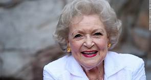 Betty White, ícono de la televisión, muere a los 99 años