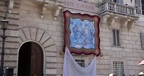 La fachada de la embajada de España ante la Santa Sede "cuenta su historia"