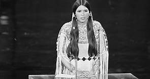 Muere Sacheen Littlefeather, quien rechazó Oscar en nombre de Marlon Brando