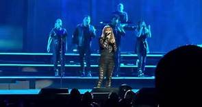 Kelly Clarkson Singing Because of You on 12/30/23 in Las Vegas, Chemistry Residency