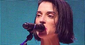 St Vincent - Dancing With A Ghost / Slow Disco - O2 Academy Brixton London - 17.10.17