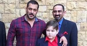 Salman Khan Meets His Lil Fan From Pakistan