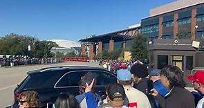 Rangers José Leclerc arrives at World Series parade in Arlington