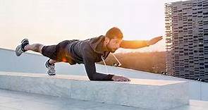 「鋼鐵人」小勞勃道尼都在做！健身型男必學五個「瑜珈動作」，幫助你上舉時更有力量 | MF這樣變型男 | LINE TODAY