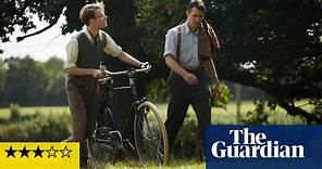 Making Noise Quietly review – snapshots of home in the shadow of war