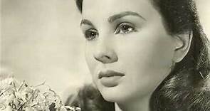 Hollywood Legends of A Different Era: Jean Simmons