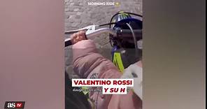 Valentino Rossi le enseña a su hija a montar en moto