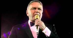 The Lady Is A Tramp - Frank Sinatra | Concert Collection