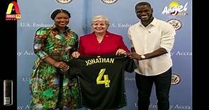 JONATHAN MENSAH'S WIFE SURPRISES HIS HUSBAND ON TRAINING GROUNDS.....