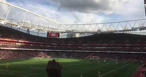 "We've got Özil" chant at Emirates Stadium HD