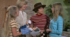 Watch The Brady Bunch Season 3 Episode 19: The Brady Bunch - Power of the Press – Full show on Paramount Plus