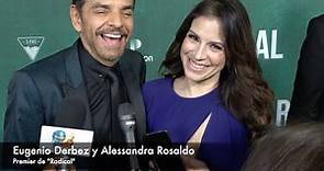 Eugenio Derbez Y Alessandra Rosaldo Durante La Premier De Radical En Los Ángeles