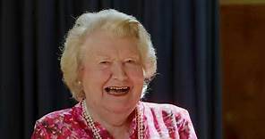 (Official) Dame Patricia Routledge - "I Went to a Marvellous Party" by Noël Coward