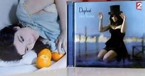 Pour son 3ème album, Daphné plonge dans le "Bleu Venise"