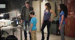 Watch Extant Season 2 Episode 9: Extant - Don't Shoot The Messenger – Full show on Paramount Plus