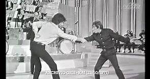 Gigi Proietti presentato da Renato Rascel - Alleluja, brava gente! (1971)