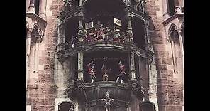 Glockenspiel at Rathaus Town Hall in Munich, Germany