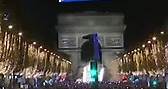 L'avenue des Champs-Élysées illuminée pour les fêtes de fin d'année 😍😍😍