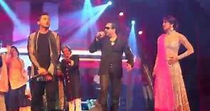 Mika Singh performing with Priyanka Chopra & Yo Yo Honey Singh