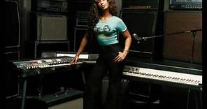 Alicia Keys- Little Drummer Girl