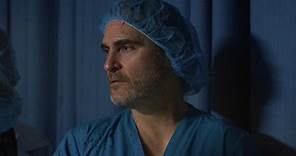 Joaquin Phoenix se convierte en doctor para salvar al mundo