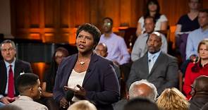 Gwen Ifill, 61, PBS journalist who covered history and made history