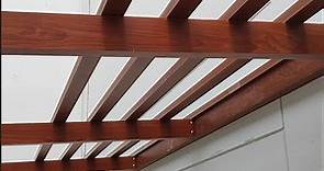 instalación de techo sol y sombra con perfiles de aluminio y policarbonato