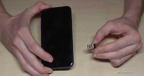 iPhone 11: How to insert the SIM card?