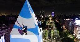 ¡Argentina campeón! Mira el festejo en la cima del obelisco de Buenos Aires