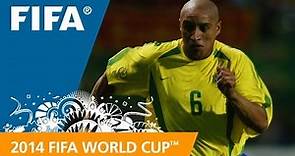 Roberto Carlos free kick '02 - #87 Days to FWC Brazil 2014