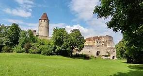 Burg Seebenstein im August. Castle in Lower Austria. Höhenburg auf 453 m. Sommer Schloss Spaziergang
