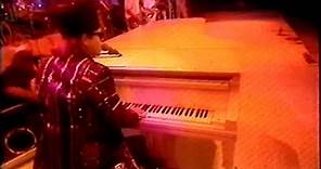 Elton John - Intro/I'm Still Standing - Live Aid 1985 (HQ Video and Audio)