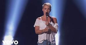 P!nk - Wild Hearts Can't Be Broken - LIVE From The 60th GRAMMYs ©