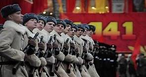 Realizan desfile militar histórico en Plaza Roja de Moscú