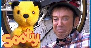 Learning the Alphabet | A to F | The Sooty Show