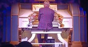 Robert Wolfe at the Wurlitzer of the Musical Museum, Brentford 04/03/23
